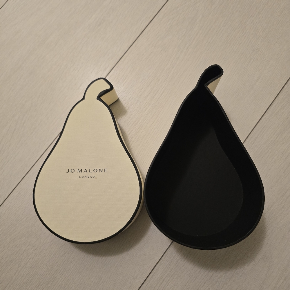 Jo Malone London Pear-Shaped Box - Picture 2 of 6